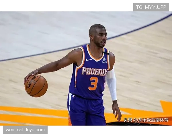 老将克里斯·保罗替补出场，生涯助攻数突破12000次里程碑