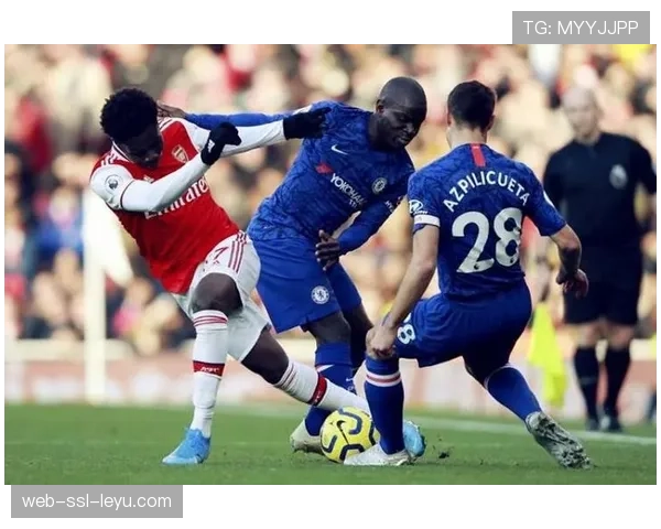 战术复盘：图赫尔如何用三中卫体系限制曼城的进攻